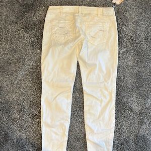 Juniors skinny jeans by Silver. 31 x 27